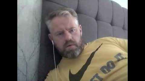 Snapshot of 81jonnyx chatting on 09/11/25, 08:36 81jonnyx online show from 09/11/25, 08:36