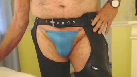 Snapshot of 8385 chatting on 12/22/24, 07:21 8385 online show from 12/22/24, 07:21