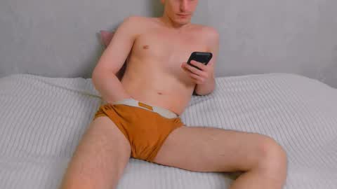 8_altair_8 online show from 10/10/25, 02:38