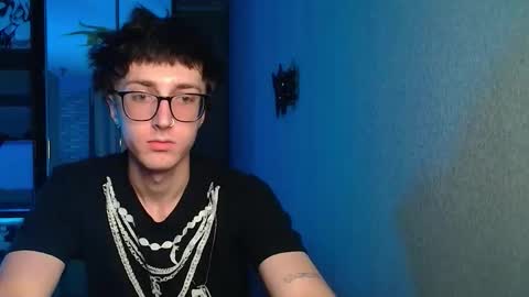 Phillip online show from 12/01/25, 02:05