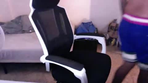 Snapshot of 8cha chatting on 10/11/25, 08:18 8cha online show from 10/11/25, 08:18