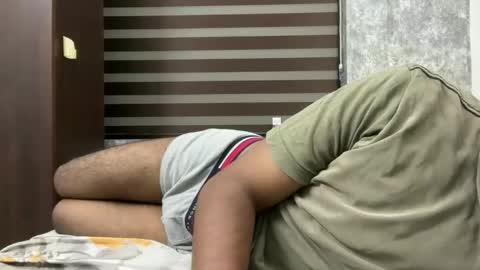 Snapshot of 8inchindianrocket chatting on 11/10/25, 07:46 Skinny tight ass man online show from 11/10/25, 07:46