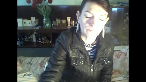 Snapshot of 8mistress8 chatting on 04/27/26, 07:06 8MISTRESS8 online show from 04/27/26, 07:06