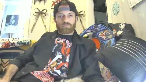 Snapshot of 90210screamer chatting on 11/02/25, 01:08 90210screamer online show from 11/02/25, 01:08