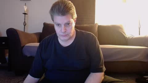 Snapshot of 989guy chatting on 02/08/25, 11:02 989guy online show from 02/08/25, 11:02