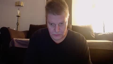 Snapshot of 989guy chatting on 11/12/25, 02:12 989guy online show from 11/12/25, 02:12