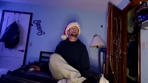 Snapshot of 9_25 chatting on 12/25/24, 02:46 8over6 online show from 12/25/24, 02:46