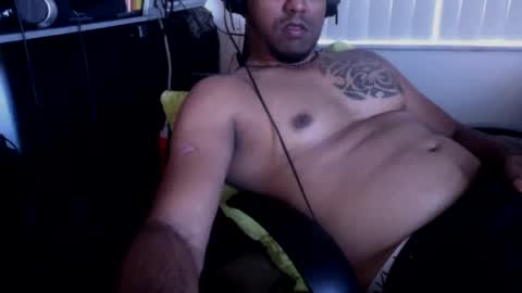 Snapshot of 9inchhammer chatting on 01/10/25, 08:15 9inchhammer online show from 01/10/25, 08:15