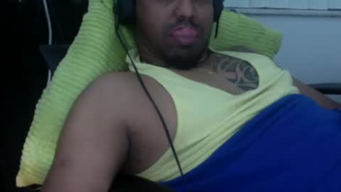 Snapshot of 9inchhammer chatting on 02/19/25, 08:33 9inchhammer online show from 02/19/25, 08:33