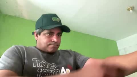 Snapshot of 9vinhocamshow chatting on 11/07/25, 10:59 9vinhocamshow online show from 11/07/25, 10:59