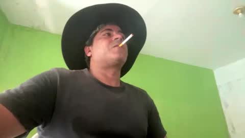 Snapshot of 9vinhocamshow chatting on 11/24/25, 12:16 9vinhocamshow online show from 11/24/25, 12:16