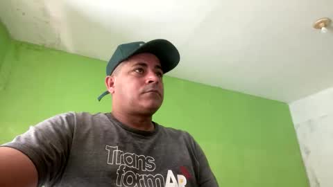 Snapshot of 9vinhocamshow chatting on 12/05/25, 10:57 9vinhocamshow online show from 12/05/25, 10:57