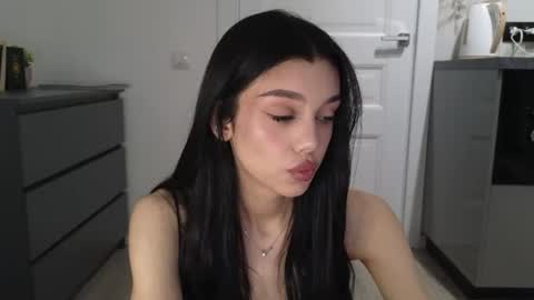 Snapshot of 9west chatting on 06/25/26, 01:15 KARINA online show from 06/25/26, 01:15