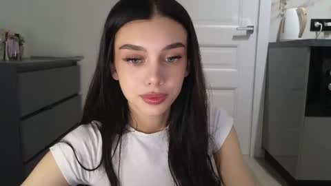 Snapshot of 9west chatting on 07/27/26, 03:19 KARINA online show from 07/27/26, 03:19