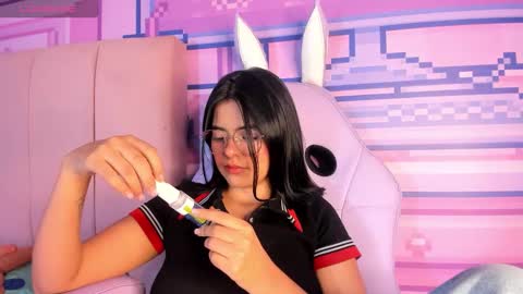 Snapshot of _18alice chatting on 09/17/25, 07:59 Alice  online show from 09/17/25, 07:59