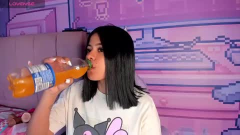 Snapshot of _18alice chatting on 10/18/25, 09:48 Alice  online show from 10/18/25, 09:48