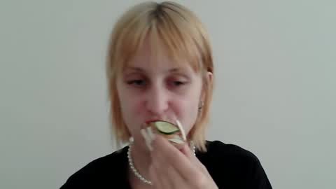 Abby online show from 09/11/25, 08:25