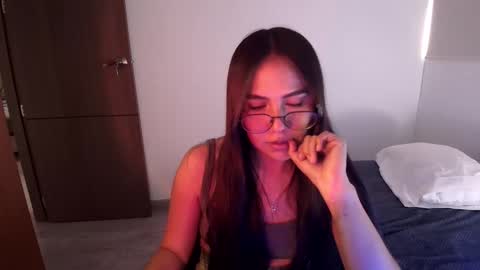 Snapshot of _abbyyyy_ chatting on 12/04/25, 06:27 abby 3 online show from 12/04/25, 06:27