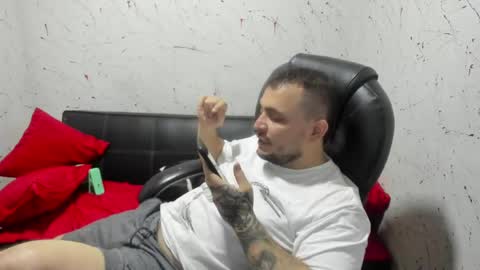     ----       online show from 06/01/26, 02:52