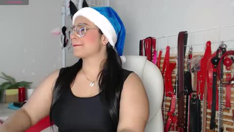 Snapshot of _adahara_queen_ chatting on 12/17/25, 03:45 Adahara online show from 12/17/25, 03:45