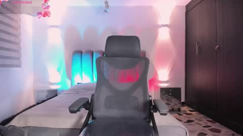 Snapshot of _agathaargent chatting on 09/12/25, 12:44 Agatha online show from 09/12/25, 12:44