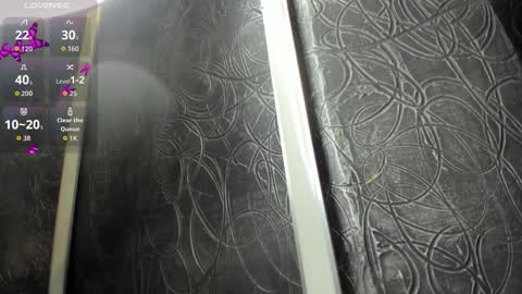 Snapshot of _agathaargent chatting on 09/13/25, 11:43 Agatha online show from 09/13/25, 11:43