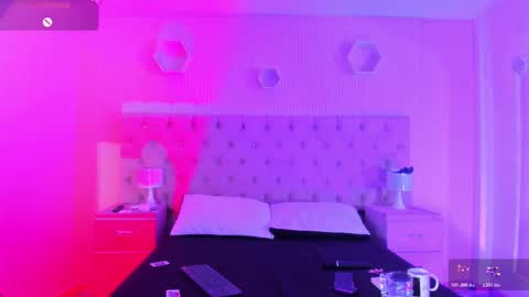 Snapshot of _agathaargent chatting on 10/23/25, 09:41 Agatha online show from 10/23/25, 09:41