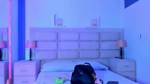 Snapshot of _agathaargent chatting on 10/29/25, 04:26 Agatha online show from 10/29/25, 04:26