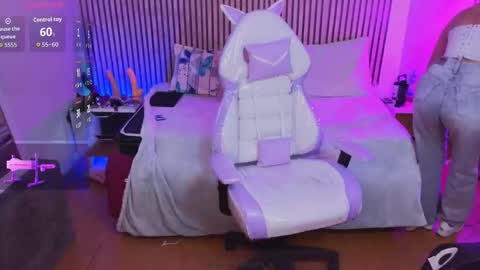 Snapshot of _aitana_011 chatting on 11/06/25, 07:48 aitana online show from 11/06/25, 07:48