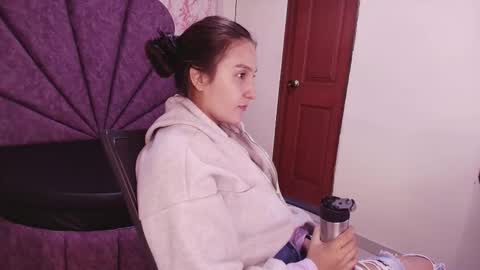 Snapshot of _alaia_collway_ chatting on 01/10/26, 12:07 Alaia online show from 01/10/26, 12:07