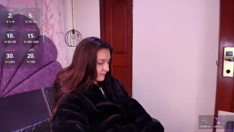 Snapshot of _alaia_collway_ chatting on 04/07/26, 11:32 Alaia online show from 04/07/26, 11:32