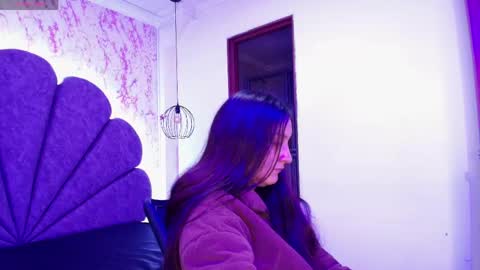 Snapshot of _alaia_collway_ chatting on 04/17/26, 12:08 Alaia online show from 04/17/26, 12:08