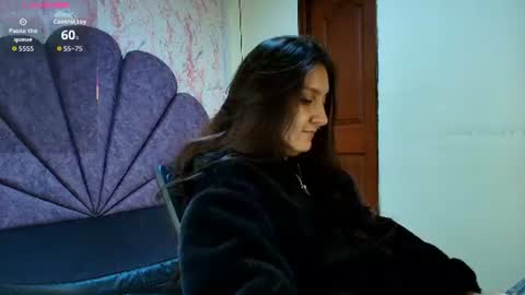 Snapshot of _alaia_collway_ chatting on 06/11/26, 11:52 Alaia online show from 06/11/26, 11:52