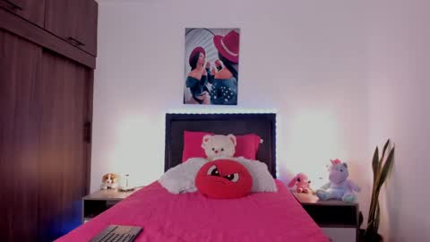_alana_grey_ online show from 04/25/26, 02:58