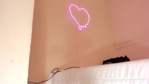 _aleja_x online show from 10/14/25, 11:33