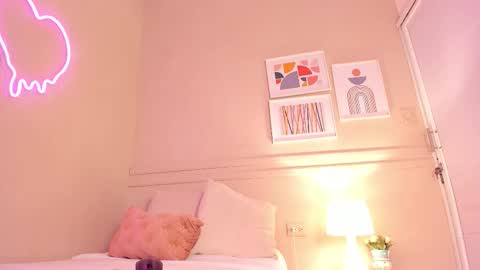 _aleja_x online show from 10/21/25, 11:33