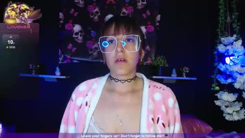 Snapshot of _alhanna chatting on 11/19/25, 09:37 Alhanna online show from 11/19/25, 09:37