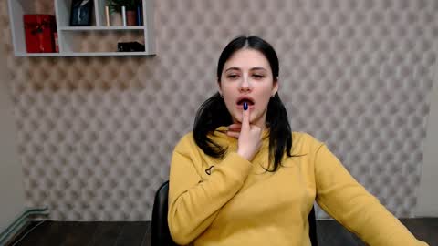 Snapshot of _alicecandy_ chatting on 01/04/25, 01:21 Alice online show from 01/04/25, 01:21