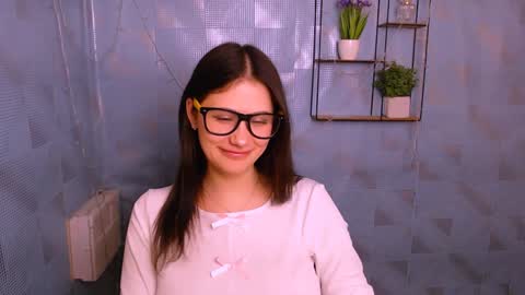 Snapshot of _alicecandy_ chatting on 01/06/25, 01:30 Alice online show from 01/06/25, 01:30