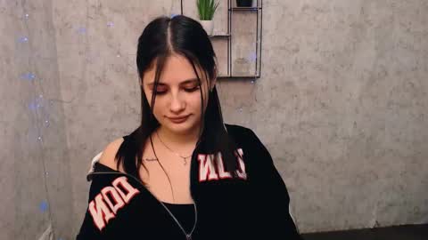 Snapshot of _alicecandy_ chatting on 02/13/25, 12:24 Alice online show from 02/13/25, 12:24