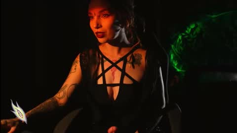 Snapshot of _alicemorrison_ chatting on 10/24/25, 06:26 Alice Morrison Mistress Datura online show from 10/24/25, 06:26