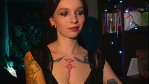Snapshot of _alicemorrison_ chatting on 12/19/25, 06:37 Alice Morrison Mistress Datura online show from 12/19/25, 06:37