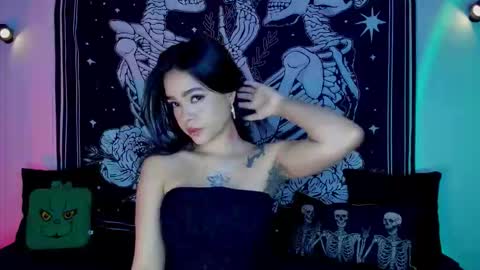 _alicesasha_ online show from 12/22/25, 06:54