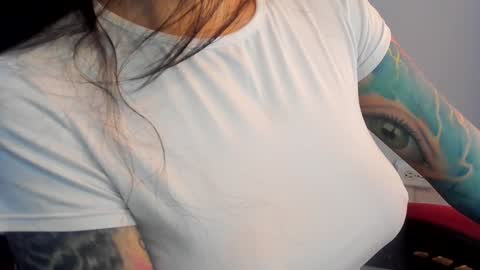 Snapshot of _aliice_1 chatting on 12/30/24, 10:01  Alice  online show from 12/30/24, 10:01