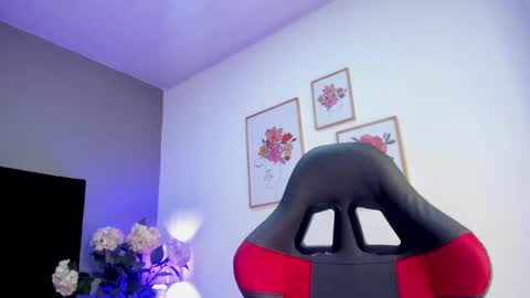 Snapshot of _aliice_1 chatting on 12/31/24, 01:04  Alice  online show from 12/31/24, 01:04