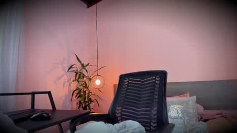  Alline Hall   online show from 09/20/25, 12:17