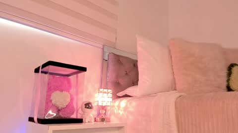 Snapshot of _alissonrose chatting on 04/01/26, 07:44 Karo online show from 04/01/26, 07:44