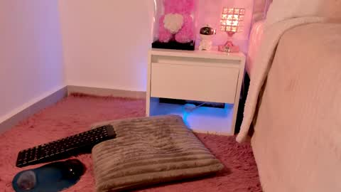 Snapshot of _alissonrose chatting on 04/16/26, 09:39 Karo online show from 04/16/26, 09:39