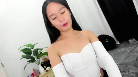 Snapshot of _althea69_ chatting on 11/06/25, 01:06 Thea online show from 11/06/25, 01:06