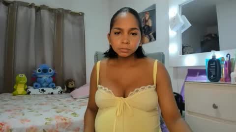 Snapshot of _analia chatting on 05/08/26, 12:38 Analia online show from 05/08/26, 12:38